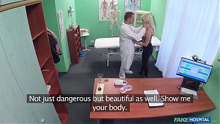Blonde female patient of the Czech hospital Daisy Lee dicked